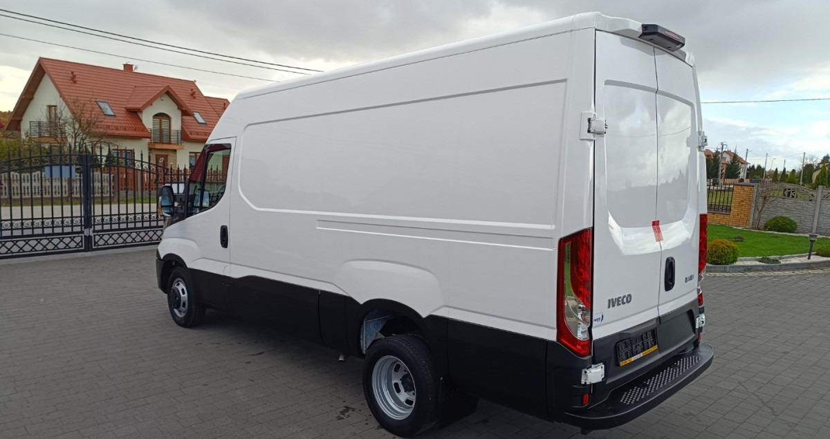 Iveco Daily 35C13 Blaszak L3H2 na bliźniakach VAT 23 - Panel van: picture 2 Iveco Daily 35C13 Blaszak L3H2 na bliźniakach VAT 23 - Panel van: picture 2