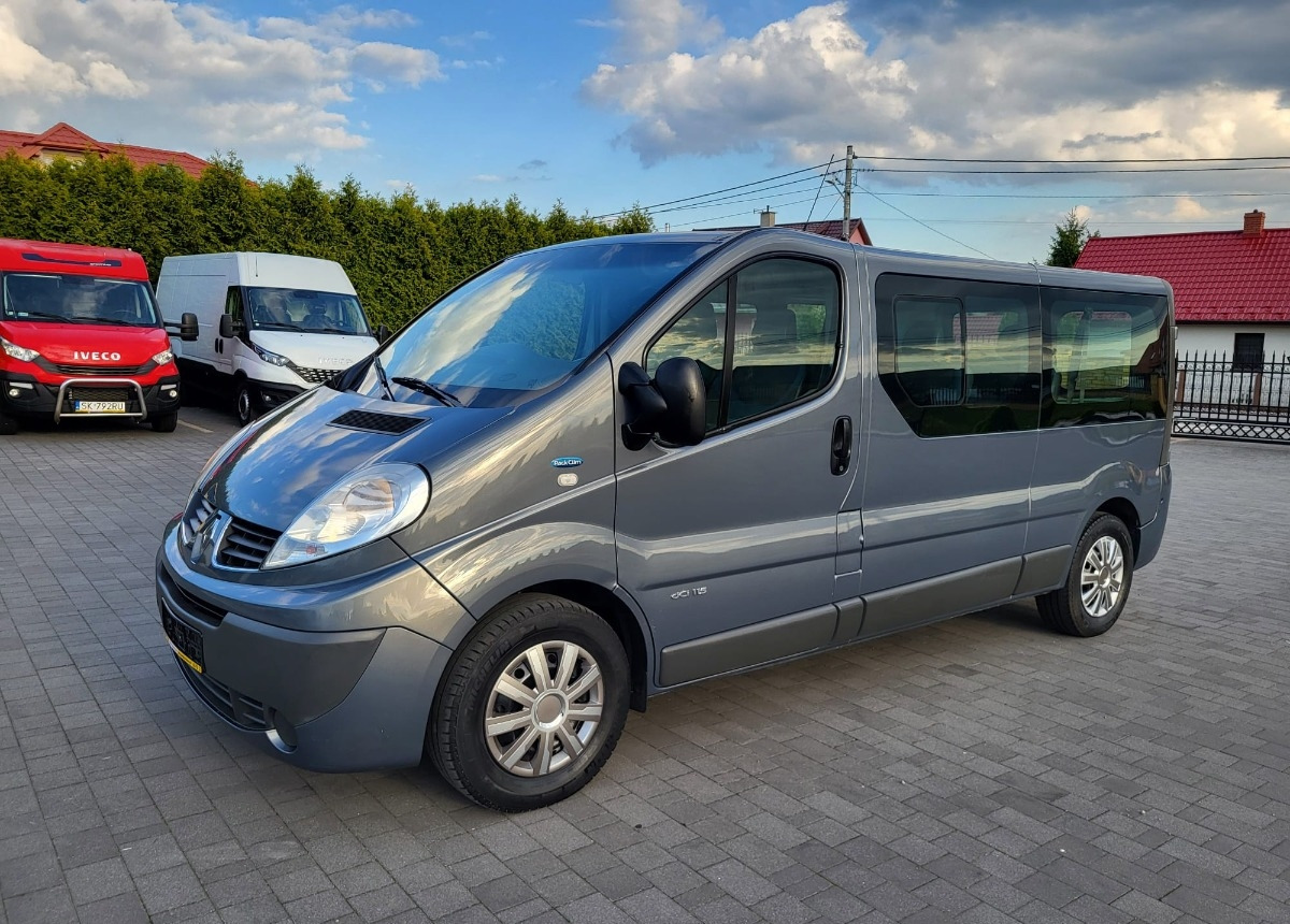 Renault Trafic 9 -osobowy Salon Polska I właściciel Bezwypadkowy Lakier - Minibus, People carrier: picture 4 Renault Trafic 9 -osobowy Salon Polska I właściciel Bezwypadkowy Lakier - Minibus, People carrier: picture 4