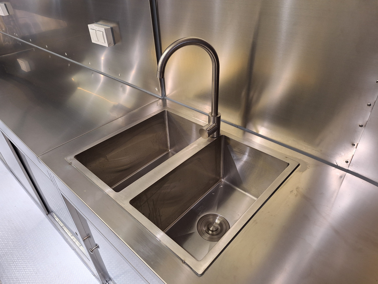 Deli Star Trailer American 5800 - EU standards - Food trailer: picture 5 Deli Star Trailer American 5800 - EU standards - Food trailer: picture 5