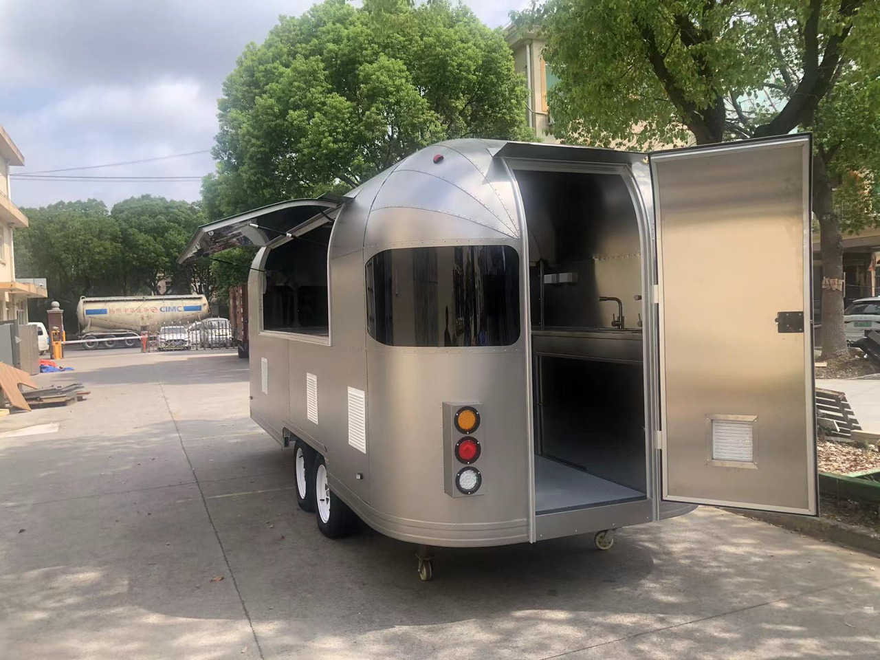 Deli Star Trailer American 6000 - EU Standards - Food trailer: picture 2 Deli Star Trailer American 6000 - EU Standards - Food trailer: picture 2