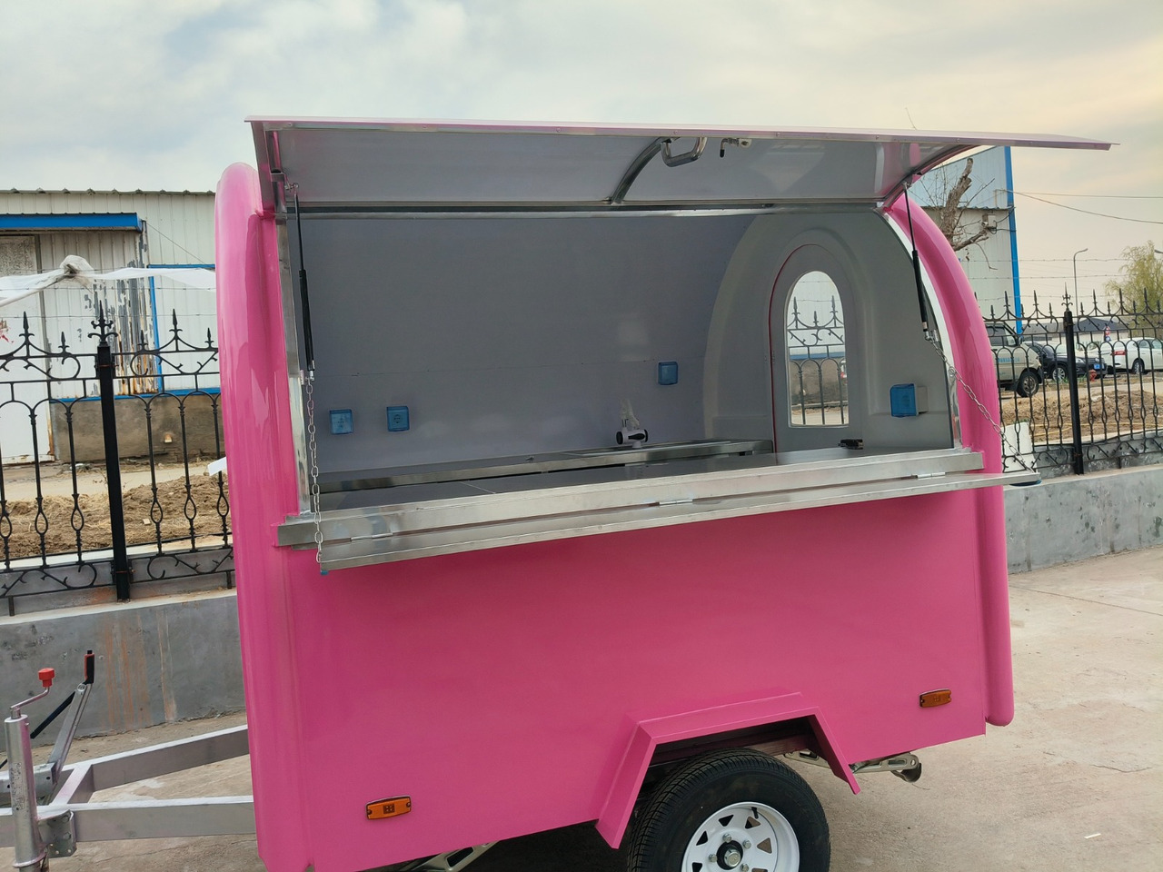 New Food trailer Deli Star Trailers EasyGo 230 Light - EU standards: picture 18 New Food trailer Deli Star Trailers EasyGo 230 Light - EU standards: picture 18