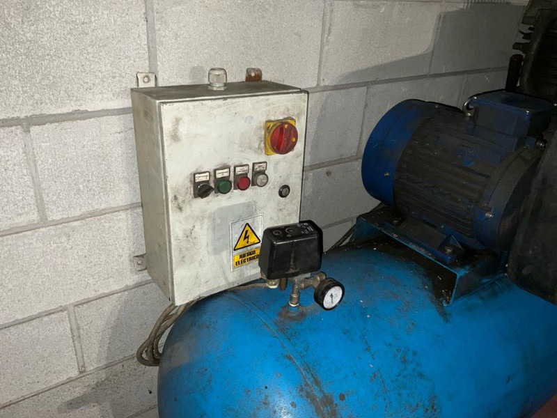 Onbekend - Garage equipment: picture 3 Onbekend - Garage equipment: picture 3