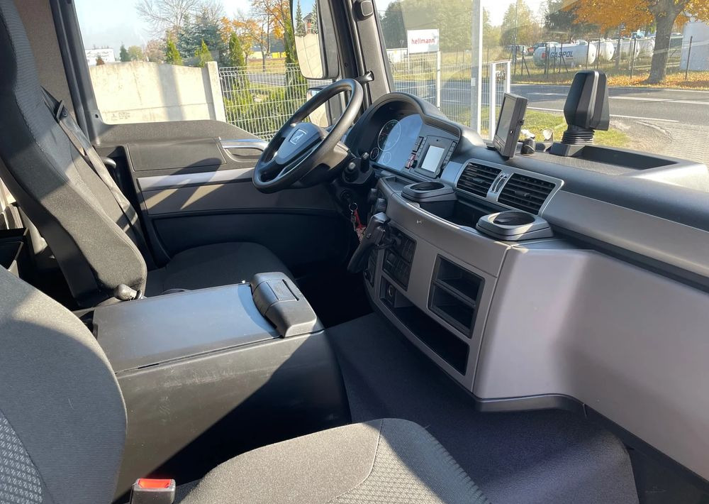 MAN TGL 12.250 - Box truck: picture 5 MAN TGL 12.250 - Box truck: picture 5