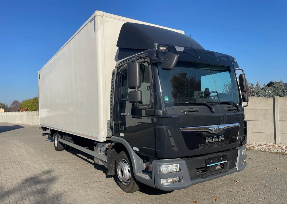MAN TGL 12.250 - Box truck: picture 3 MAN TGL 12.250 - Box truck: picture 3