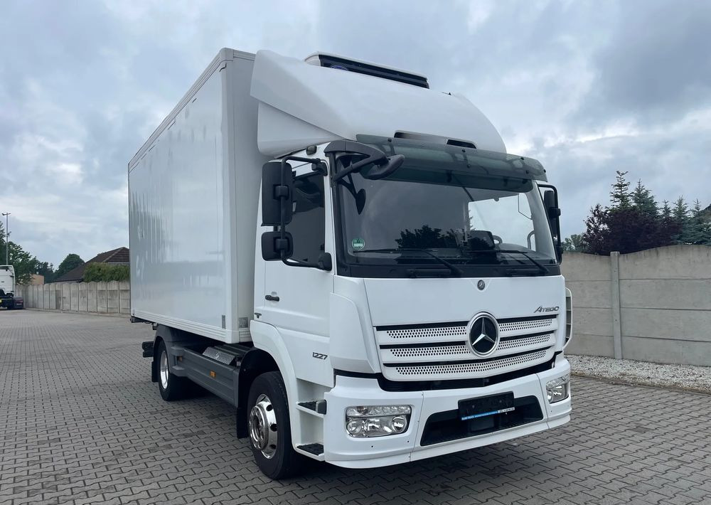 Mercedes-Benz ATEGO 1227 CHŁODNIA HAKOWA / HAKÓWKA - Refrigerated truck: picture 3 Mercedes-Benz ATEGO 1227 CHŁODNIA HAKOWA / HAKÓWKA - Refrigerated truck: picture 3