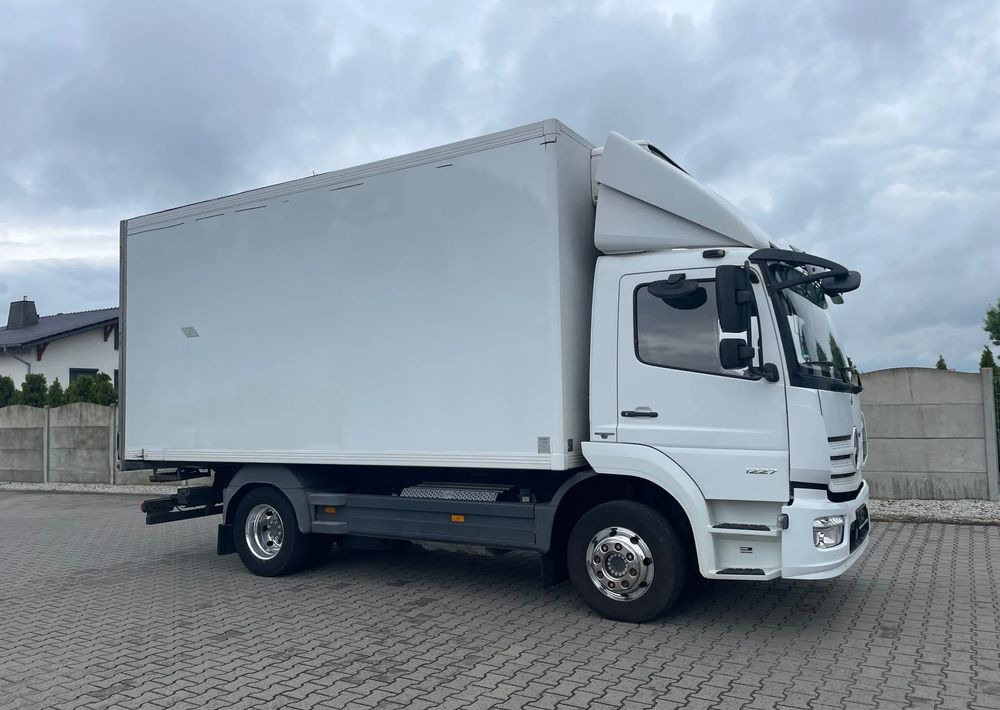 Mercedes-Benz ATEGO 1227 CHŁODNIA HAKOWA / HAKÓWKA - Refrigerated truck: picture 4 Mercedes-Benz ATEGO 1227 CHŁODNIA HAKOWA / HAKÓWKA - Refrigerated truck: picture 4