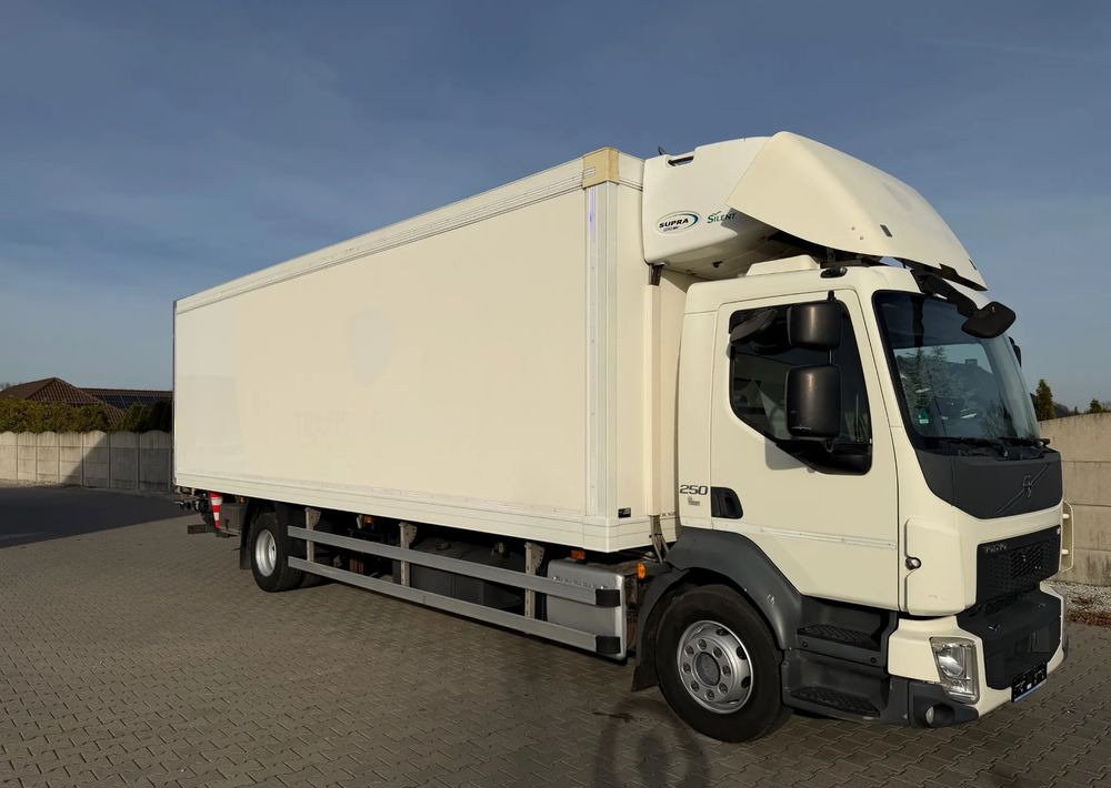 Volvo FL 16.250/ 19 PALET/ Ładownośc 6 ton/ na poduszkach! - Refrigerated truck: picture 5 Volvo FL 16.250/ 19 PALET/ Ładownośc 6 ton/ na poduszkach! - Refrigerated truck: picture 5