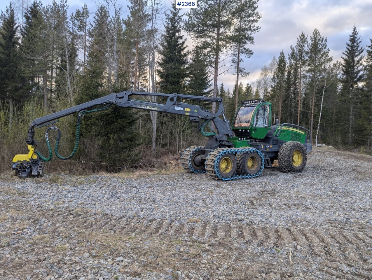 Harvester John Deere 1170G - Forestry harvester: picture 1 Harvester John Deere 1170G - Forestry harvester: picture 1