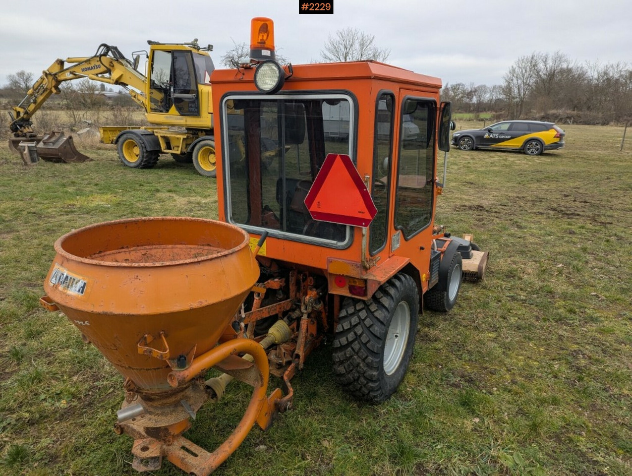 Tractor Holder P60 with multiple implements - Farm tractor: picture 2 Tractor Holder P60 with multiple implements - Farm tractor: picture 2