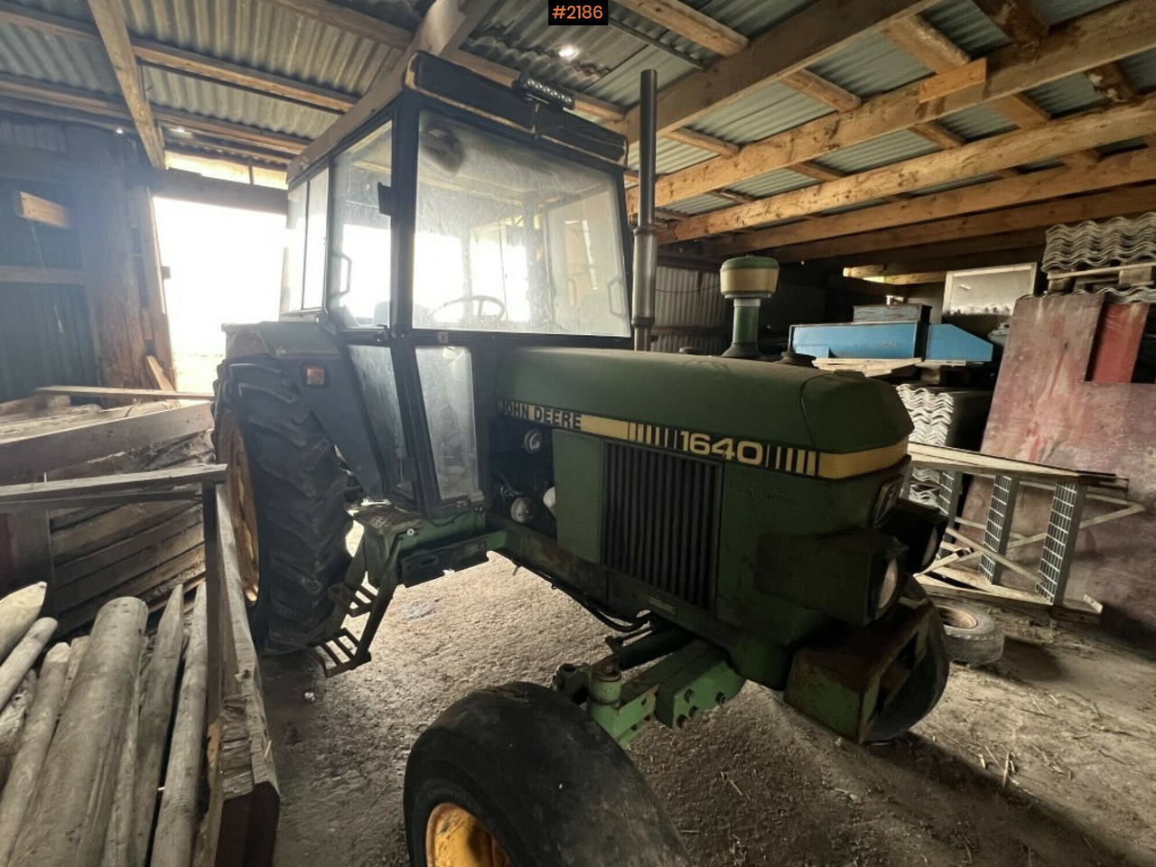 Tractor John Deere 1640 Hilo - Farm tractor: picture 2 Tractor John Deere 1640 Hilo - Farm tractor: picture 2