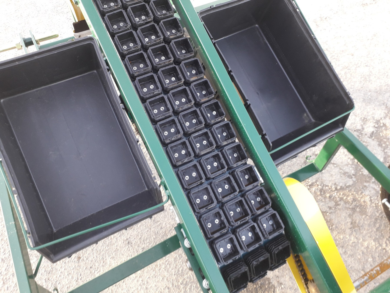 GARMACH Planteuse Ail-Oignon-Echalote MGP - Potato planter: picture 4 GARMACH Planteuse Ail-Oignon-Echalote MGP - Potato planter: picture 4