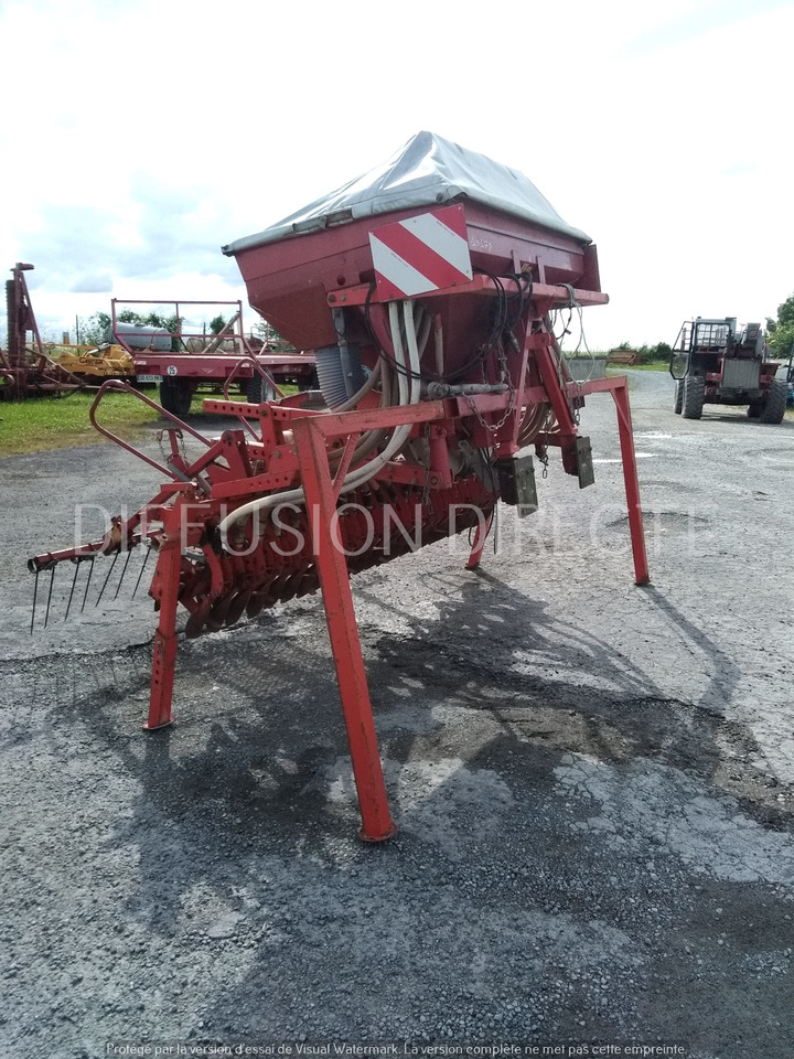 KUHN SEMOIR EN LIGNE ACCORD PNEUMATIC - Combine seed drill: picture 4 KUHN SEMOIR EN LIGNE ACCORD PNEUMATIC - Combine seed drill: picture 4