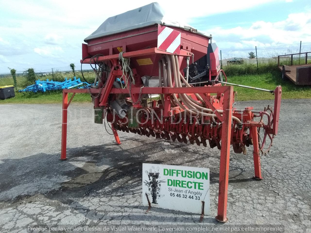 KUHN SEMOIR EN LIGNE ACCORD PNEUMATIC - Combine seed drill: picture 1 KUHN SEMOIR EN LIGNE ACCORD PNEUMATIC - Combine seed drill: picture 1