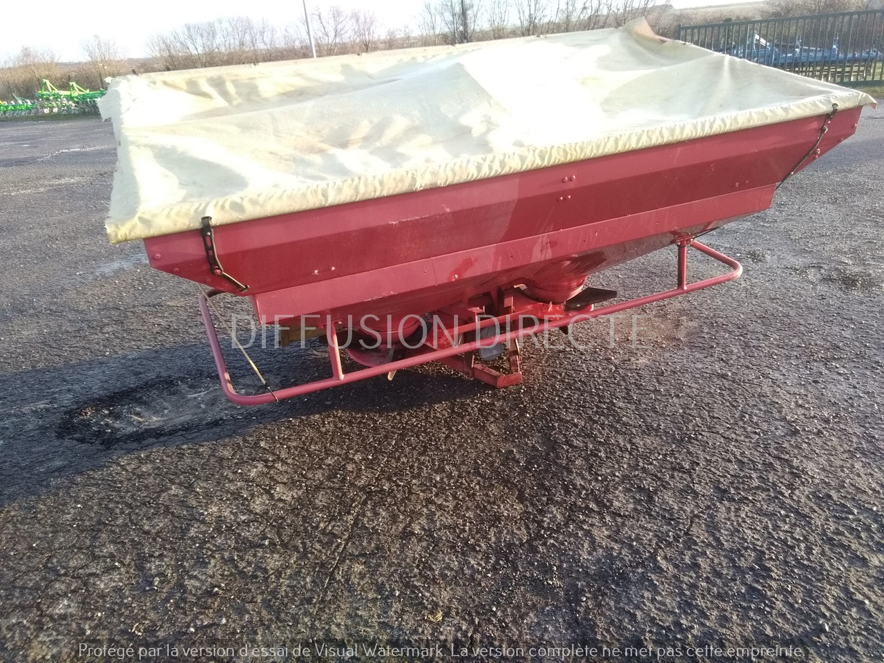 LELY DISTRIBUTEUR D'ENGRAIS CENTERMATIC PESEE - Fertilizer spreader: picture 4 LELY DISTRIBUTEUR D'ENGRAIS CENTERMATIC PESEE - Fertilizer spreader: picture 4