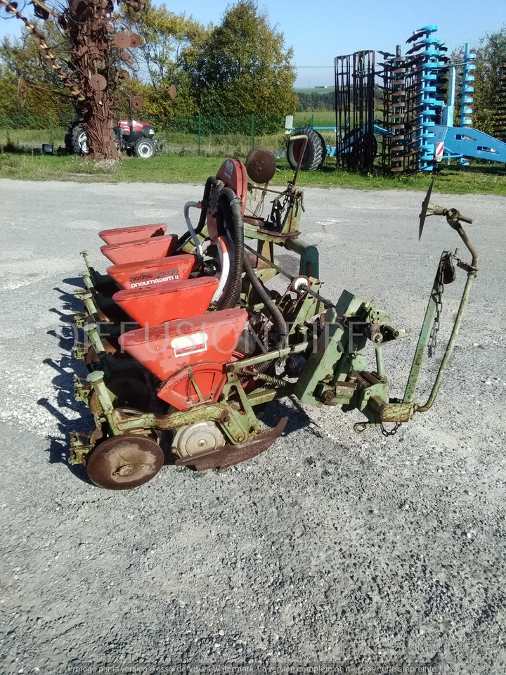 NODET SEMOIR MONOGRAINE PN II - Precision seeder: picture 3 NODET SEMOIR MONOGRAINE PN II - Precision seeder: picture 3