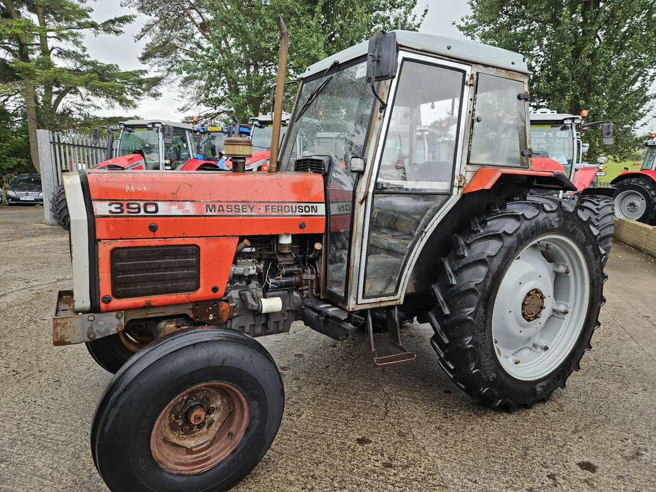 1988 MF 390 2wd - Farm tractor: picture 2 1988 MF 390 2wd - Farm tractor: picture 2