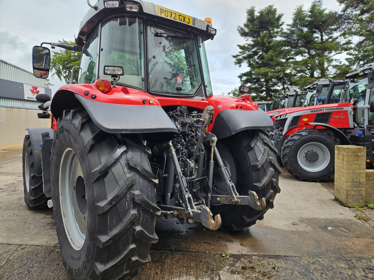 2022 MF 7S.180 C/w front loader - Farm tractor: picture 3 2022 MF 7S.180 C/w front loader - Farm tractor: picture 3
