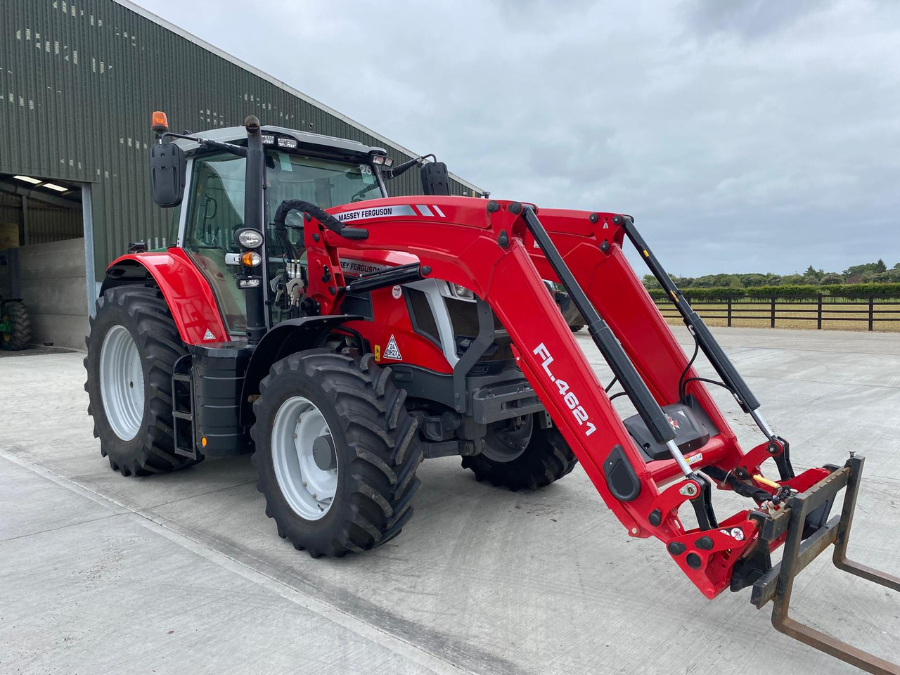 2023 MF 6S.145 c/w Front Loader, 1750 Hours - Farm tractor: picture 1 2023 MF 6S.145 c/w Front Loader, 1750 Hours - Farm tractor: picture 1