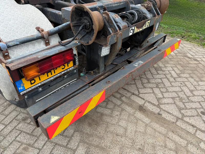 Crane truck Mercedes-Benz Econic Hiab 220-Hooklift-6x2-Remote: picture 15