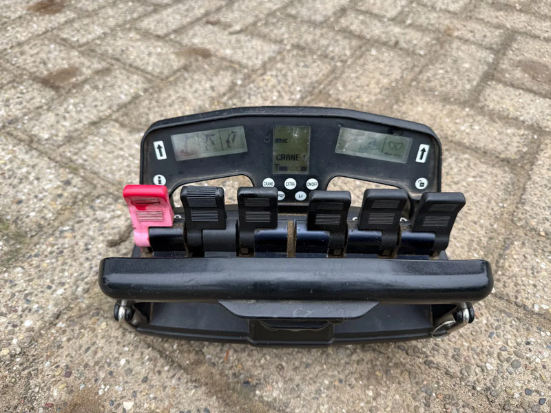 Crane truck Mercedes-Benz Econic Hiab 220-Hooklift-6x2-Remote: picture 11