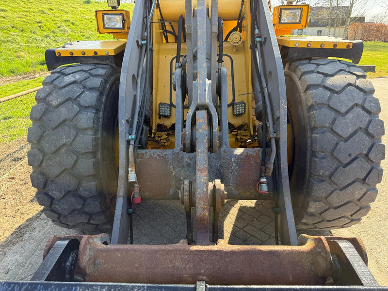 Wheel loader Volvo L70D: picture 12