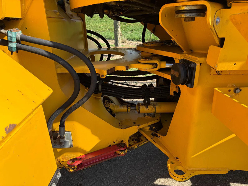 Wheel loader Volvo L70D: picture 17