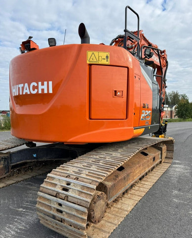 Crawler excavator HitachiZX225USLC-7 + Engcon: picture 8 Crawler excavator HitachiZX225USLC-7 + Engcon: picture 8