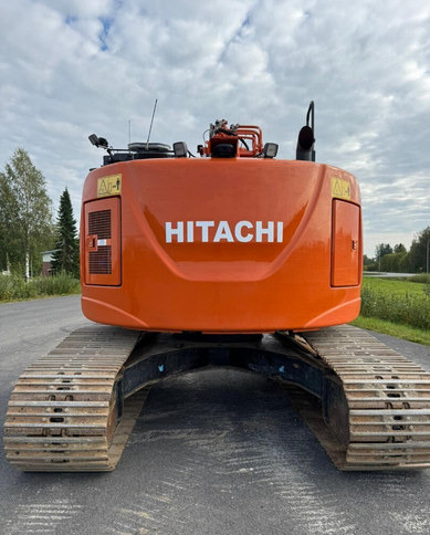 Crawler excavator HitachiZX225USLC-7 + Engcon: picture 7 Crawler excavator HitachiZX225USLC-7 + Engcon: picture 7