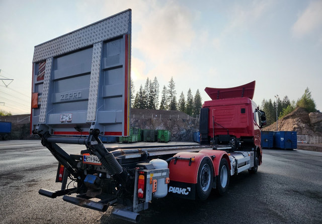 Iveco S-Way 6x2 LNG / LBG - Cab chassis truck: picture 4 Iveco S-Way 6x2 LNG / LBG - Cab chassis truck: picture 4
