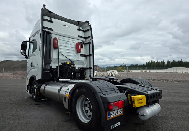 IvecoS-Way 460 4x2 LNG / LBG - Tractor unit: picture 3 IvecoS-Way 460 4x2 LNG / LBG - Tractor unit: picture 3