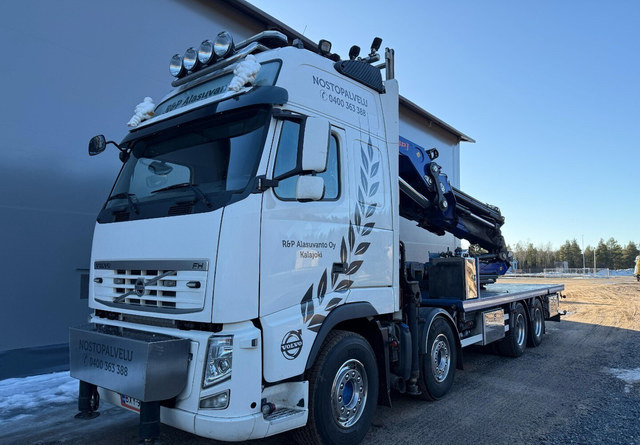 Volvo FH520 8x4 - Crane truck: picture 1 Volvo FH520 8x4 - Crane truck: picture 1