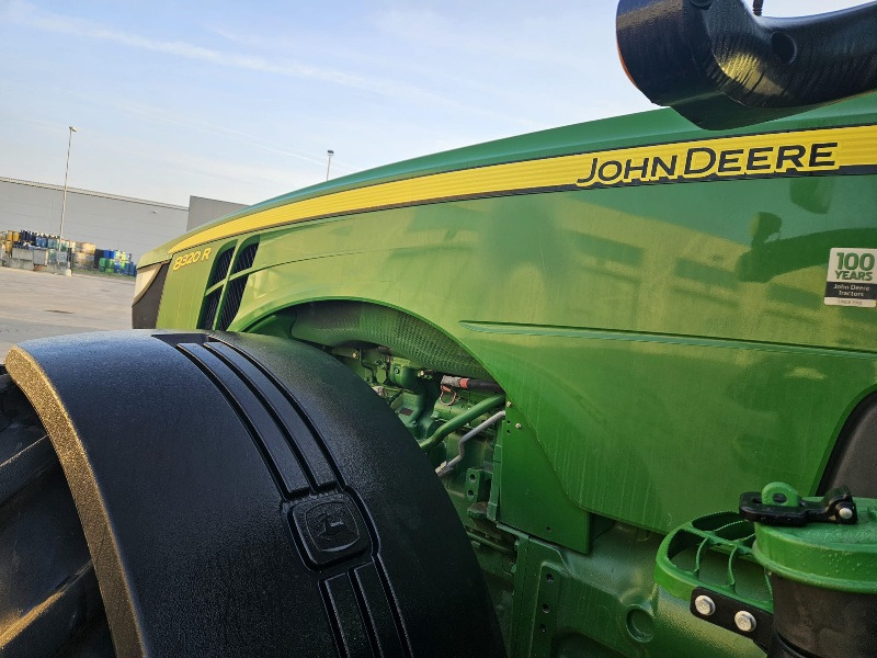 JOHN DEERE 8320R - Farm tractor: picture 2 JOHN DEERE 8320R - Farm tractor: picture 2