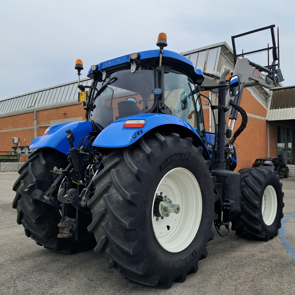 NEW HOLLAND T7 270 - Farm tractor: picture 5 NEW HOLLAND T7 270 - Farm tractor: picture 5