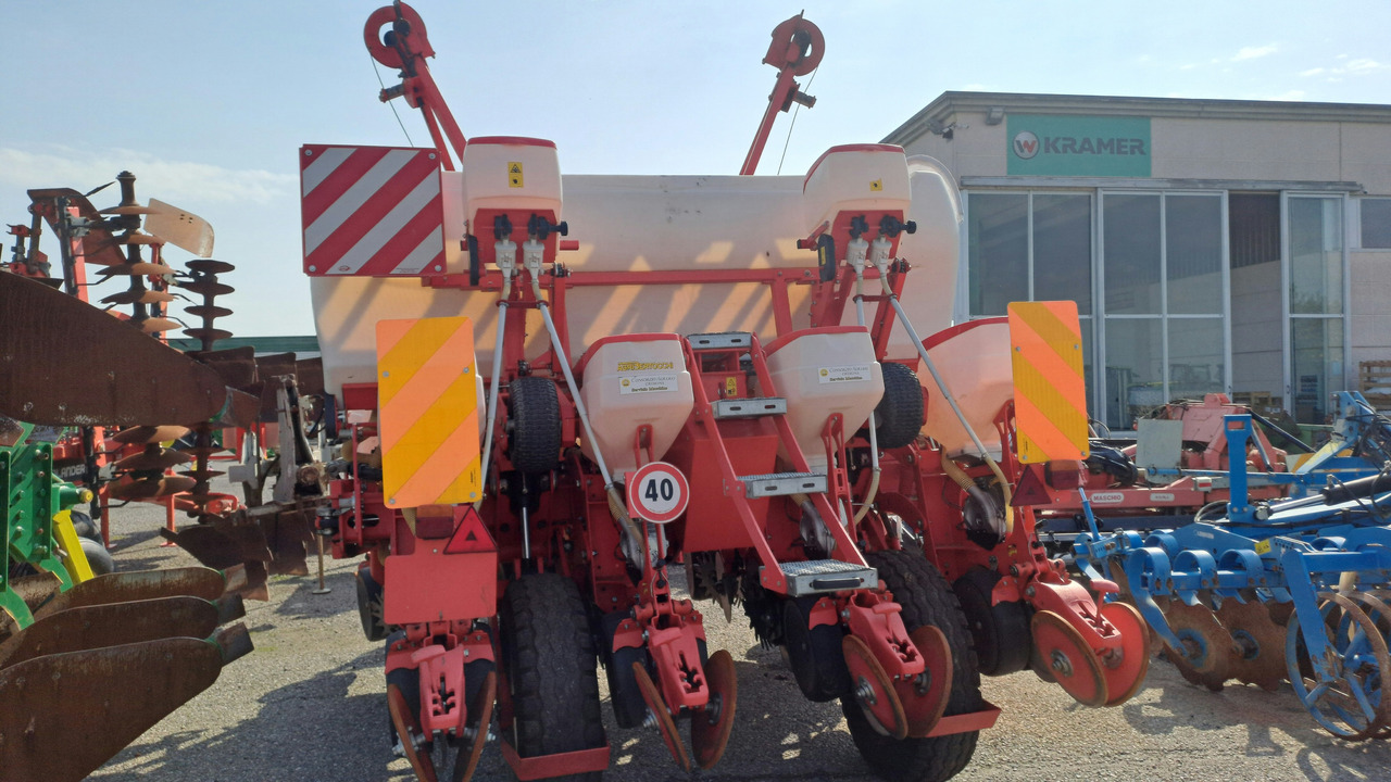 SEMINATRICE DI PRECISIONE GASPARDO RENATA 8 ROWS - Precision seeder: picture 4 SEMINATRICE DI PRECISIONE GASPARDO RENATA 8 ROWS - Precision seeder: picture 4