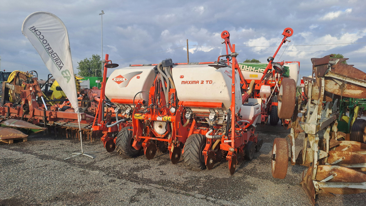 SEMINATRICE DI PRECISIONE KUHN MAXIMA 2 TD - Precision seeder: picture 1 SEMINATRICE DI PRECISIONE KUHN MAXIMA 2 TD - Precision seeder: picture 1