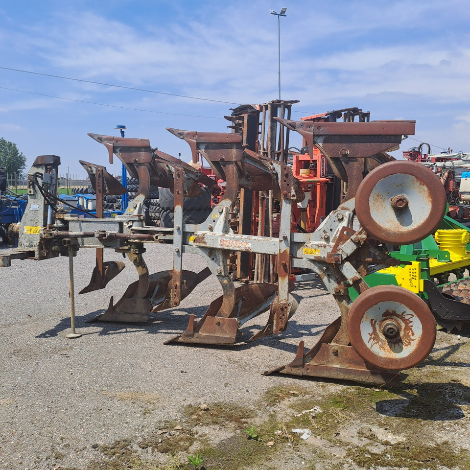 TRIVOMERE EMMEGIEMME - Plough: picture 1 TRIVOMERE EMMEGIEMME - Plough: picture 1