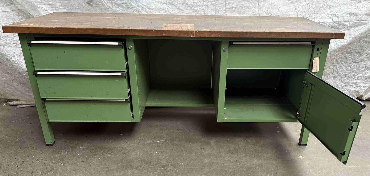 Werkbank - Garage equipment: picture 3 Werkbank - Garage equipment: picture 3