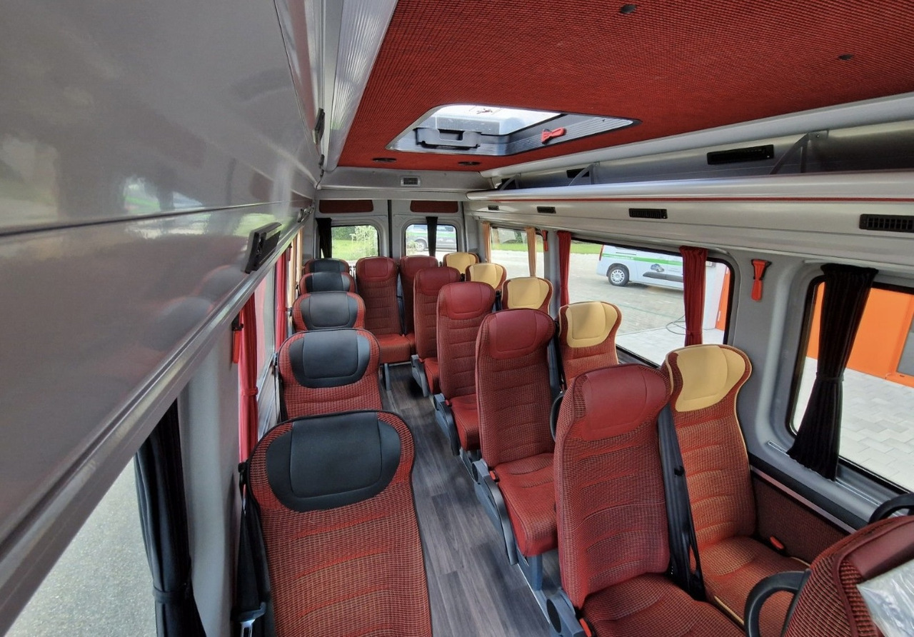 New Minibus, People carrier Mercedes Benz Sprinter 415 19 asientos: picture 6
