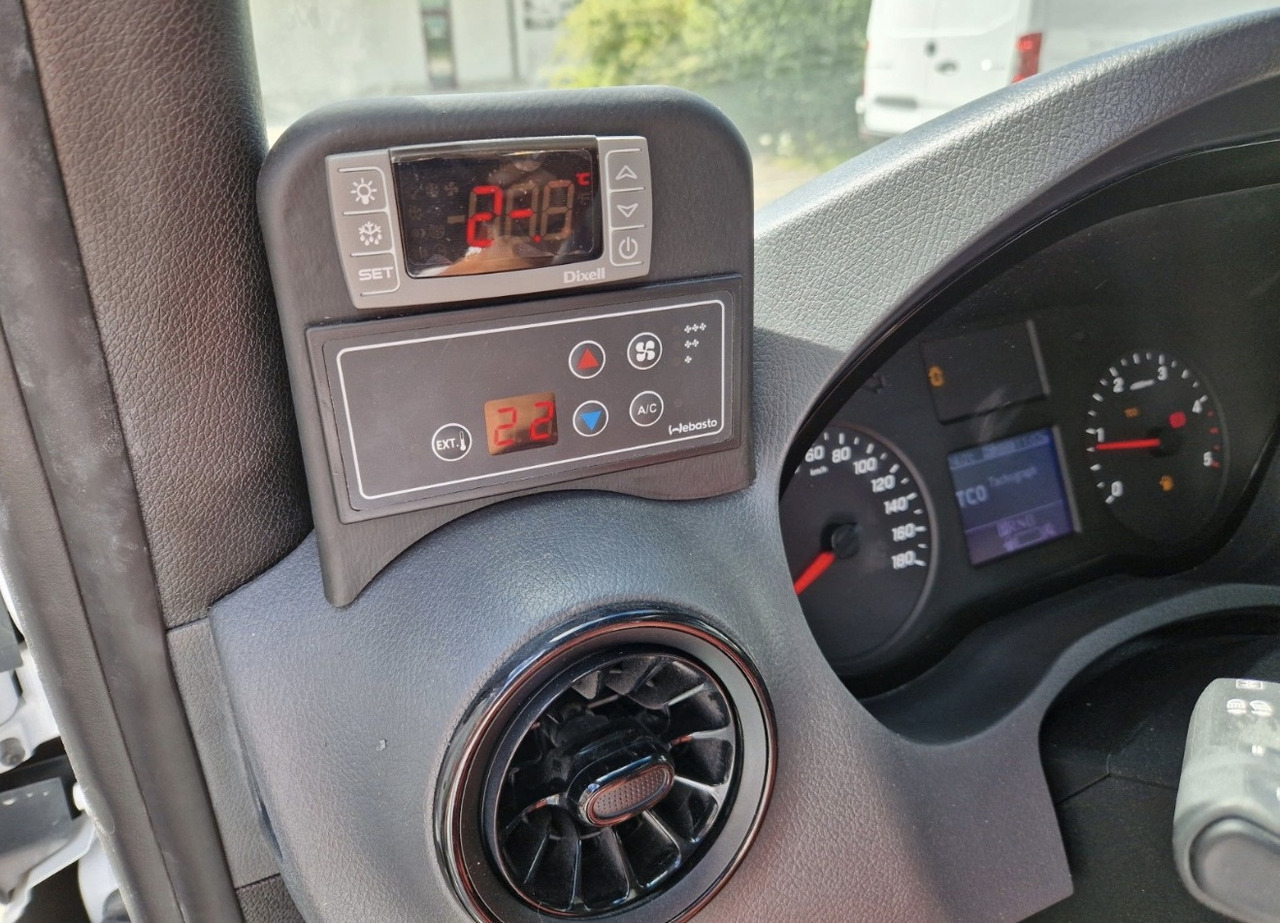 New Minibus, People carrier Mercedes Benz Sprinter 415 19 asientos: picture 8