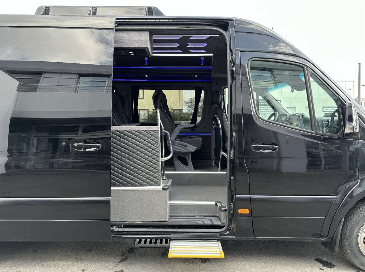 Mercedes Benz Sprinter 519 CDI - Minibus, People carrier: picture 2 Mercedes Benz Sprinter 519 CDI - Minibus, People carrier: picture 2