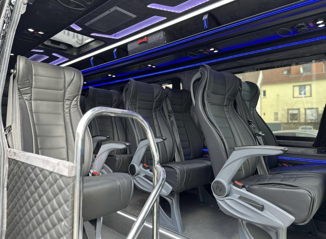Mercedes Benz Sprinter 519 CDI - Minibus, People carrier: picture 4 Mercedes Benz Sprinter 519 CDI - Minibus, People carrier: picture 4