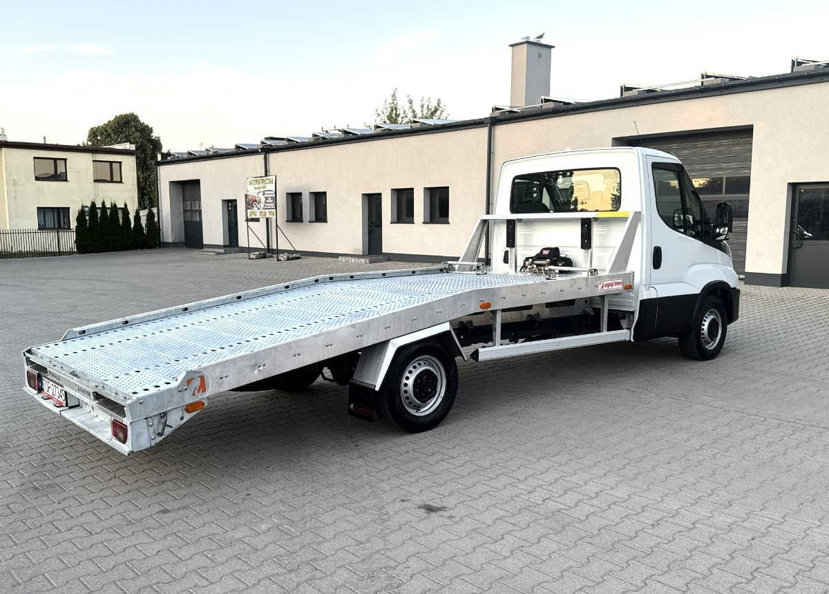 Iveco Daily 3.0 160KM Rok 2022 55 tys km przebiegu AUTOLAWETA Najazd laweta - Car transporter truck: picture 3 Iveco Daily 3.0 160KM Rok 2022 55 tys km przebiegu AUTOLAWETA Najazd laweta - Car transporter truck: picture 3