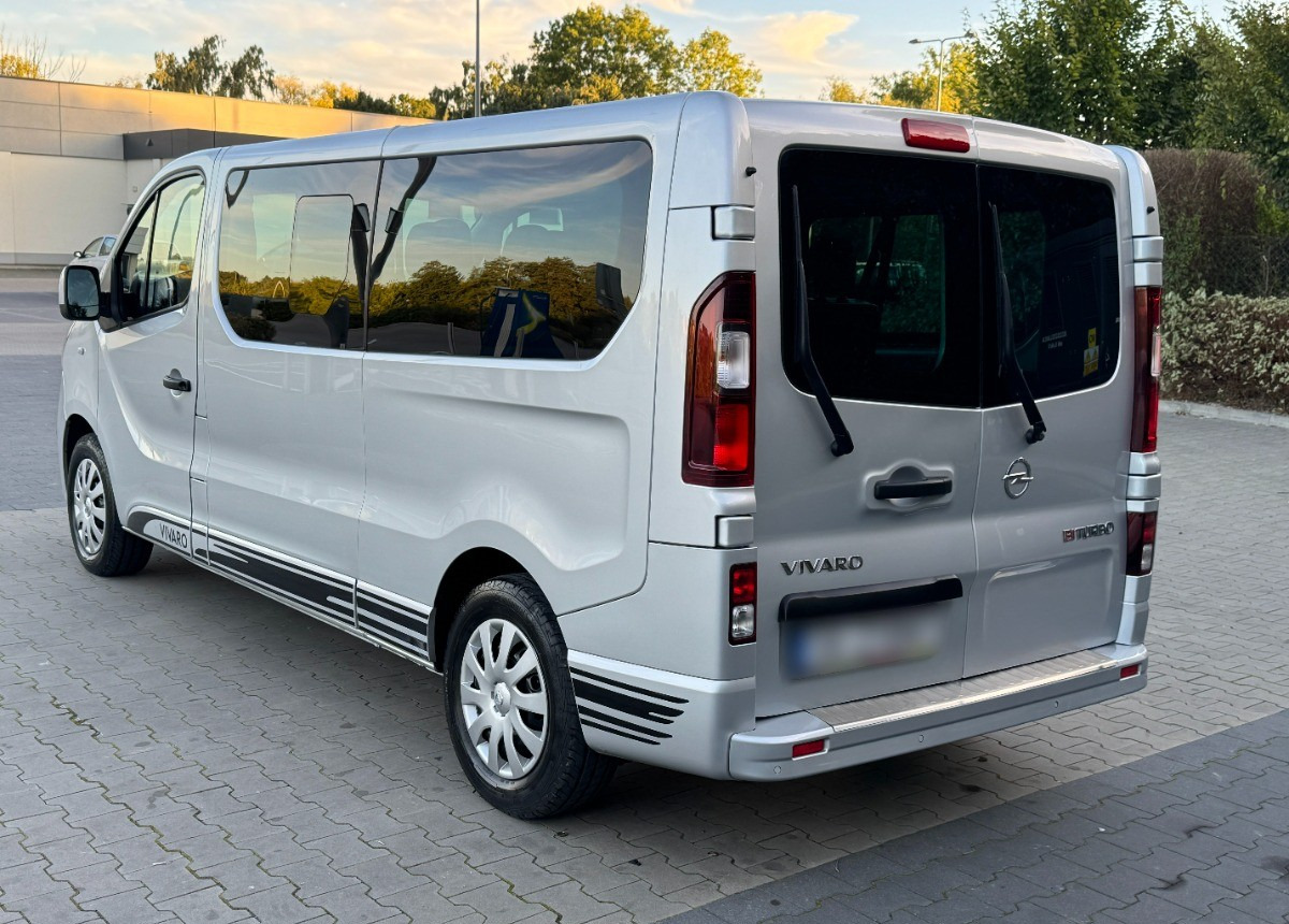 Opel Vivaro 1.6 DCI 145KM 9 osobowy Nawiewy góra dół DOINWESTOWANY Super stan - Estate car: picture 3 Opel Vivaro 1.6 DCI 145KM 9 osobowy Nawiewy góra dół DOINWESTOWANY Super stan - Estate car: picture 3
