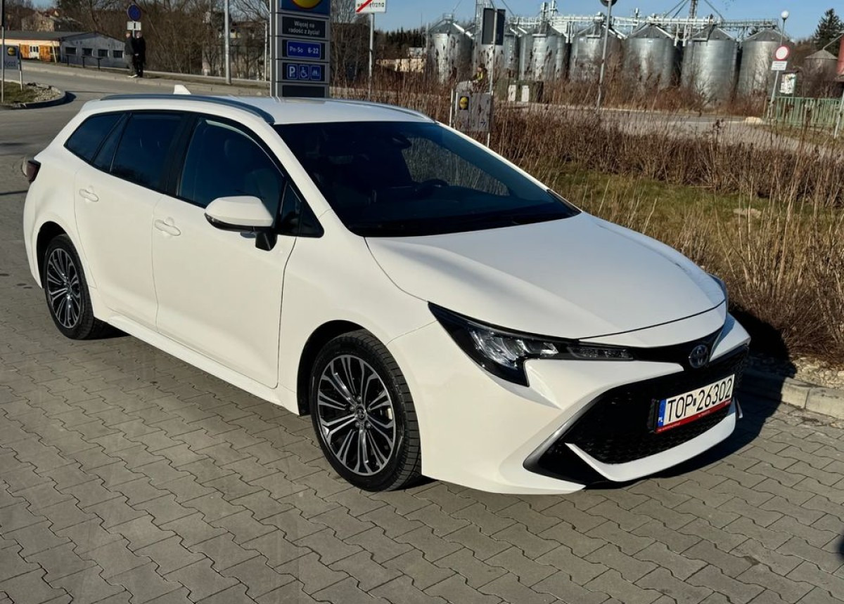Toyota Corolla 1.8 Hybrid Active Niski przebieg LED FV23 W SUPER STANIE - Estate car: picture 1 Toyota Corolla 1.8 Hybrid Active Niski przebieg LED FV23 W SUPER STANIE - Estate car: picture 1