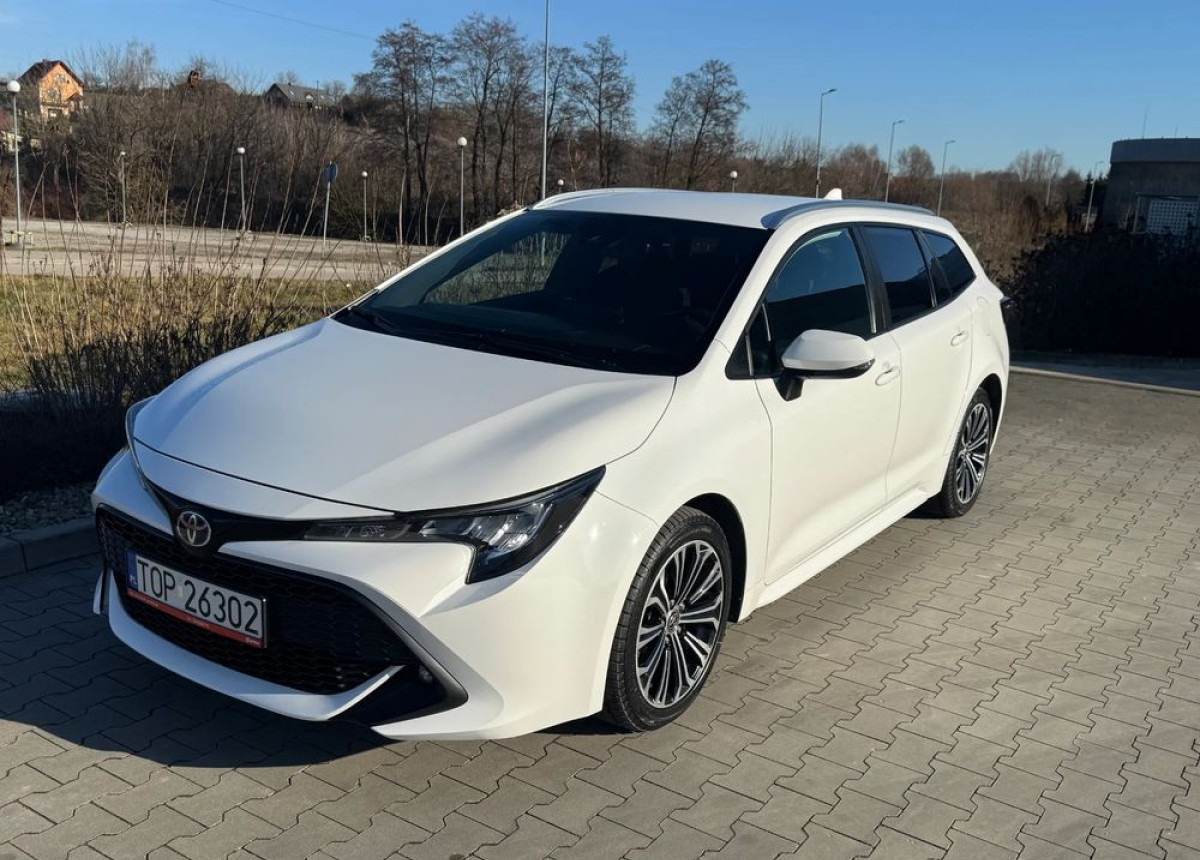 Toyota Corolla 1.8 Hybrid Active Niski przebieg LED FV23 W SUPER STANIE - Estate car: picture 3 Toyota Corolla 1.8 Hybrid Active Niski przebieg LED FV23 W SUPER STANIE - Estate car: picture 3