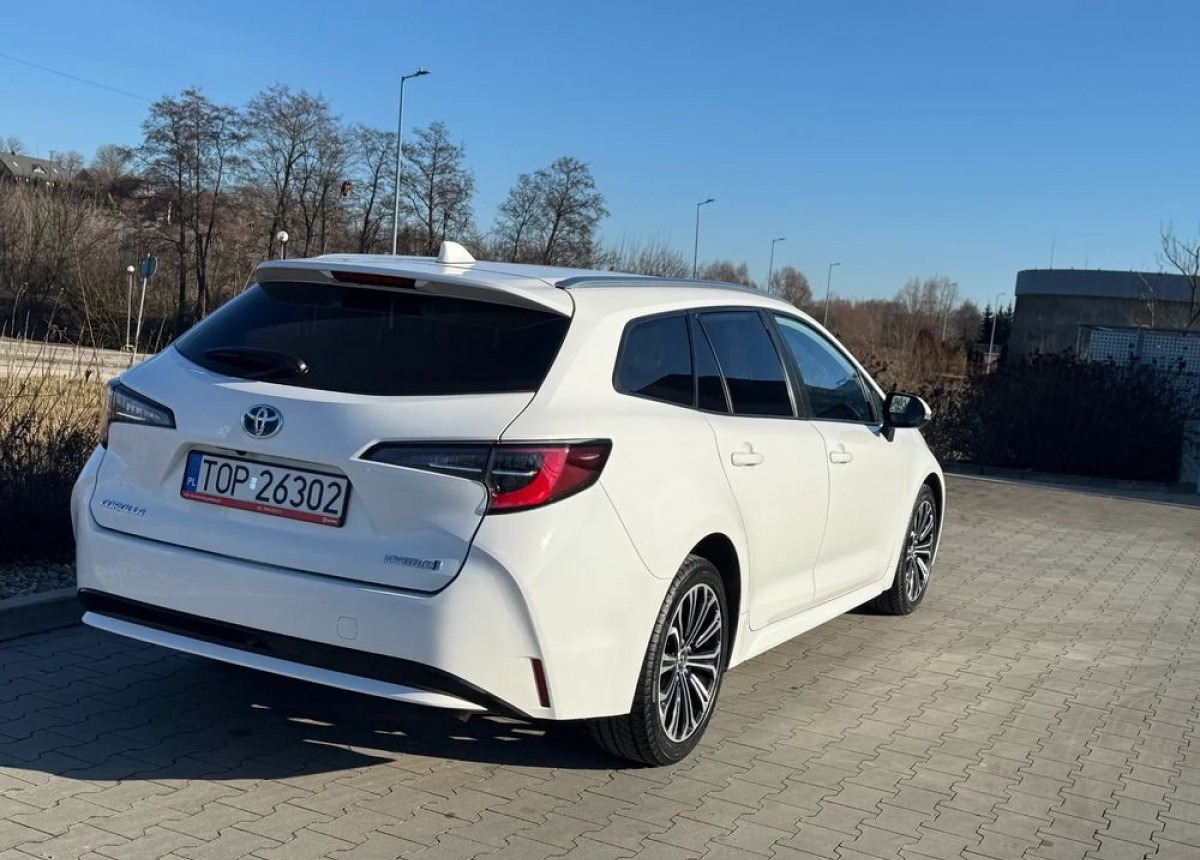 Toyota Corolla 1.8 Hybrid Active Niski przebieg LED FV23 W SUPER STANIE - Estate car: picture 2 Toyota Corolla 1.8 Hybrid Active Niski przebieg LED FV23 W SUPER STANIE - Estate car: picture 2