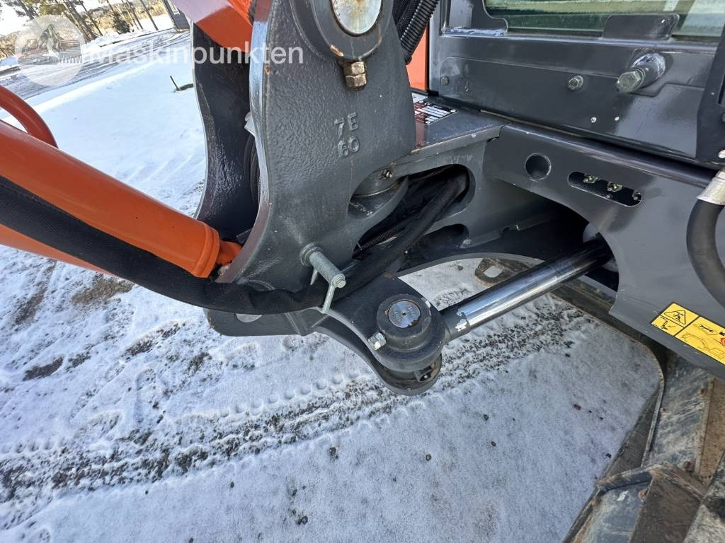 Mini excavator Doosan DX 62 R: picture 23
