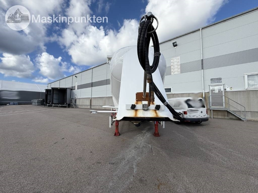 Interconsult Tanktrailer  - Tanker semi-trailer: picture 5 Interconsult Tanktrailer  - Tanker semi-trailer: picture 5