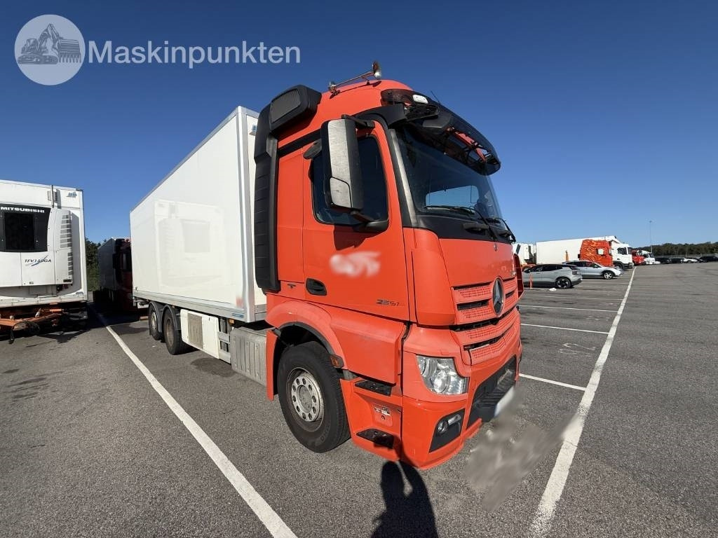 Mercedes-Benz Actros 2551 - Refrigerated truck: picture 3 Mercedes-Benz Actros 2551 - Refrigerated truck: picture 3