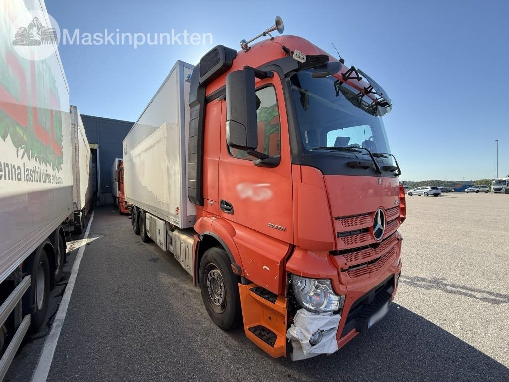 Mercedes-Benz Actros 2551 - Refrigerated truck: picture 3 Mercedes-Benz Actros 2551 - Refrigerated truck: picture 3